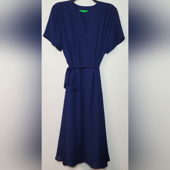 Navy blue dip dress, never worn. Size large - Picture 2 of 10